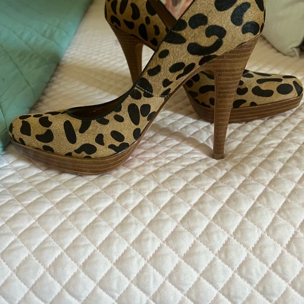 Steven by Steve Madden Leopard Print Pumps Size 8M - Picture 2 of 4